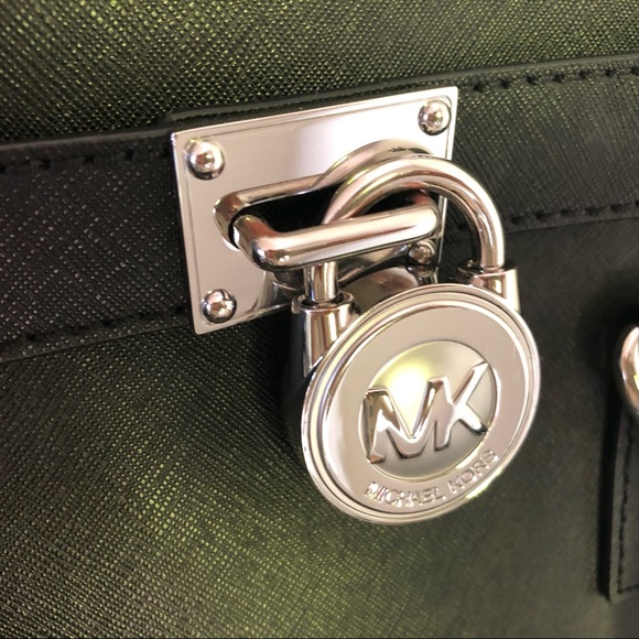 Black purse with silver padlock by Micheal Kors 🖤 - Picture 7 of 7